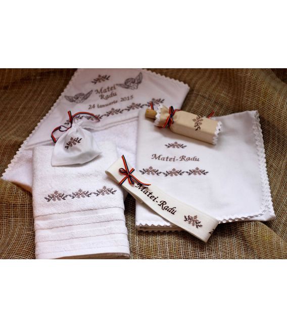 Trusouri botez traditionale - Trusou botez traditional personalizat Bej