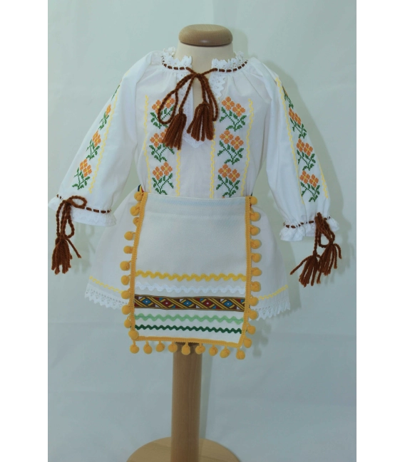 Costum traditional fete botez Iasmina
